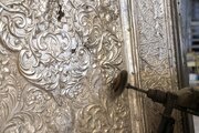 أعمال الإدامة لباب الإمام الرضا (عليه السلام) الفضي