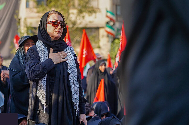 تقرير مصور/ طهران تشهد تشييعا مهيبا وتاريخيا