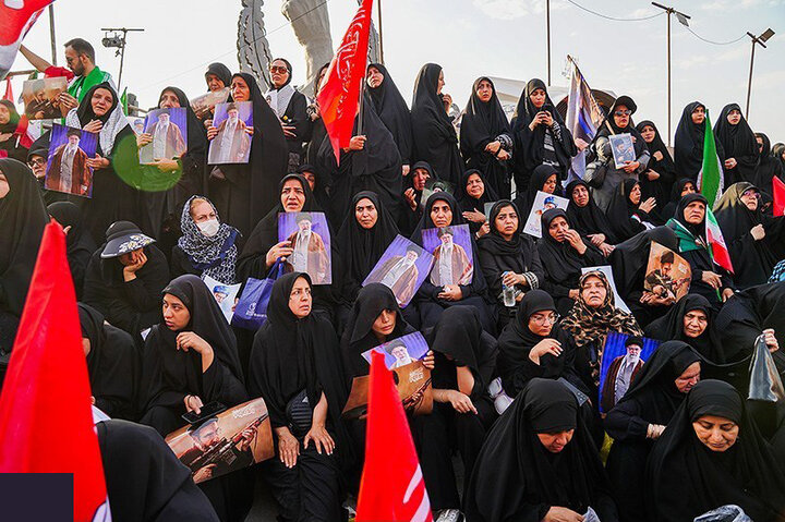 تقرير مصور/ طهران تشهد تشييعا مهيبا وتاريخيا
