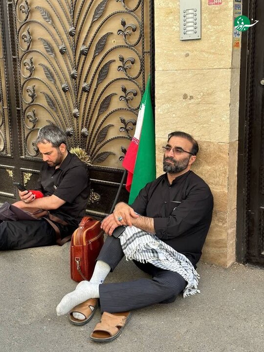 تقرير مصور/ مشاهد عن مشاركة شعبية في تشييع الجثمان الطاهر للشهيد الامام الخامنئي (ره) وأفراده اسرته بطهران