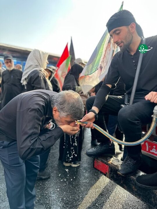 تقرير مصور/ مشاهد عن مشاركة شعبية في تشييع الجثمان الطاهر للشهيد الامام الخامنئي (ره) وأفراده اسرته بطهران