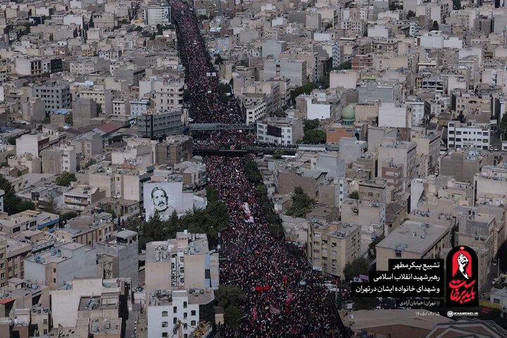 تقرير مصور/ الزحام البشري الهائل لأهالي طهران خلال مراسم تشييع الشهيد الامام السيد "علي الخامنئي"(ره)