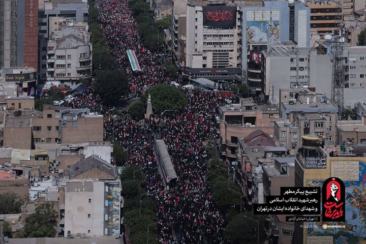 تقرير مصور/ الزحام البشري الهائل لأهالي طهران خلال مراسم تشييع الشهيد الامام السيد "علي الخامنئي"(ره)