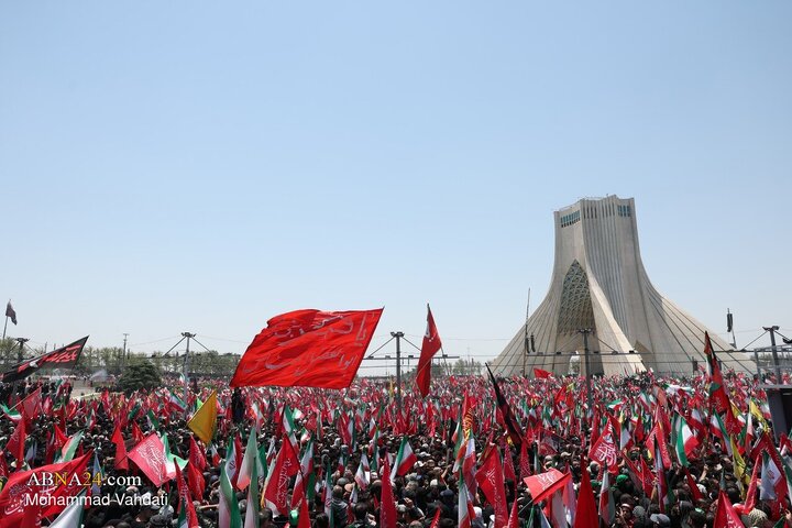 تشییع پیکر مطهر رهبر شهید انقلاب در تهران