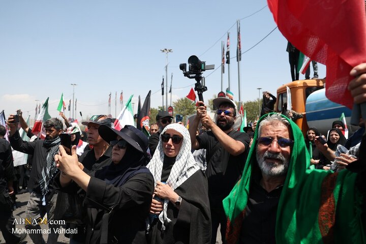 تشییع پیکر مطهر رهبر شهید انقلاب در تهران