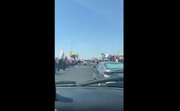 Video: People of Iraq between Karbala and Najaf waiting for arrival of their martyred Imam