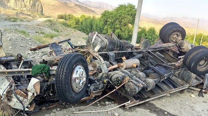 شش روز پس از واژگونی خودروی مهاجرین در لغمان افغانستان؛ ۱۱ جسد کشف و ۲ نفر همچنان مفقود هستند