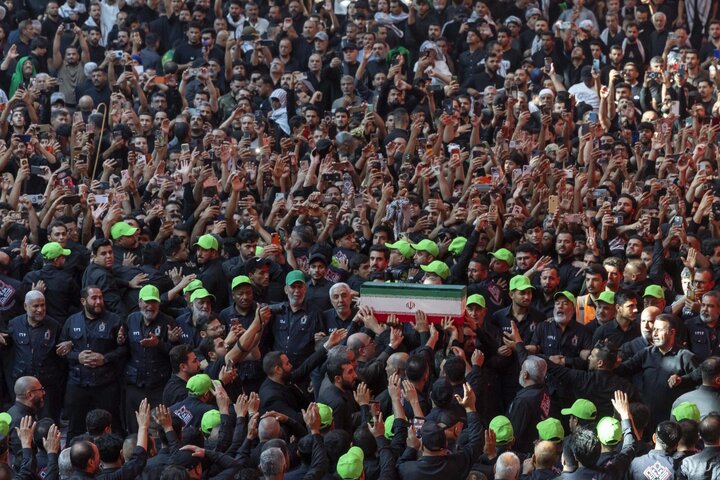 تقرير مصور/ مراسم تشييع جثامين الإمام الخامنئي (رض) وعائلته في العتبة العباسية المقدسة