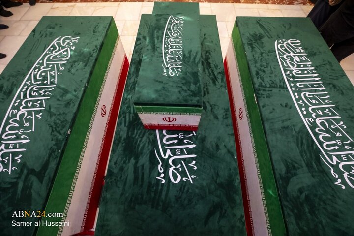 Foto / Şehit Rehberin Aile Fertlerinin Hz. Ebulfazl Abbas'ın (a.s) Mukaddes Türbesi’nde Teşyisinden Kareler