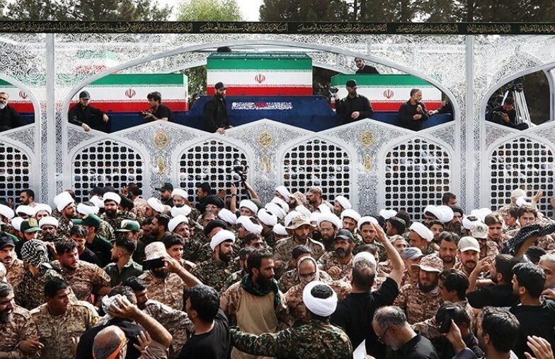 ویدیو | خدمت رسانی مراکز حوزوی در تشییع امام شهید