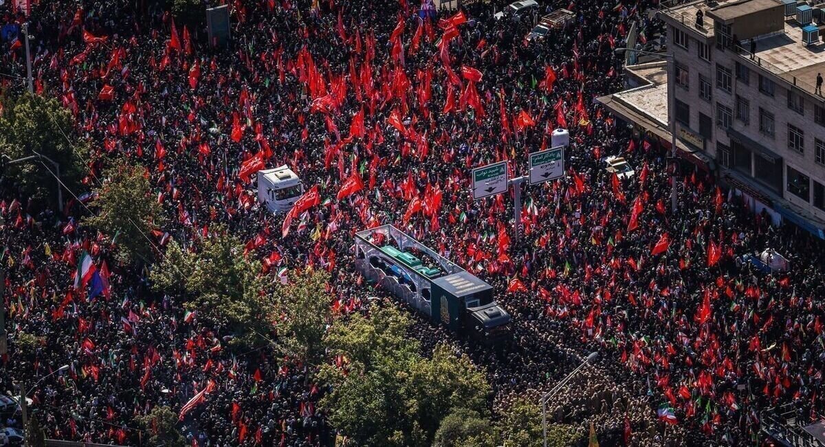 Conselheiro do Ansarullah: Participação massiva no funeral desmente a imagem da mídia ocidental sobre o Irã