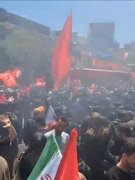 Video l| Ang Bait al-Muqaddas Square sa Mashhad ay Puno ng mga Tao; Naghihintay sa Pagsisimula ng Seremonya ng Paglilibing