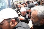 Pagdalo ni Sardar Qaani sa Paliparan ng Mashhad Kasabay ng Pagdating ng Banal na Katawan ng Martir na Imam