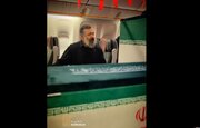 Video: Karimi and Motiei Recite Elegies Beside Martyr Leader’s Body on Tehran–Najaf Flight