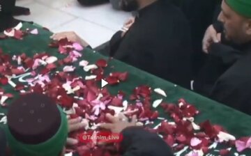 Rahoto Cikin Bidiyo | Yadda Aka Zuba Furanni A Kan Gawar Imam Shahidi Mai Tsarki A Haramin Hazrat Abbas (A.S)