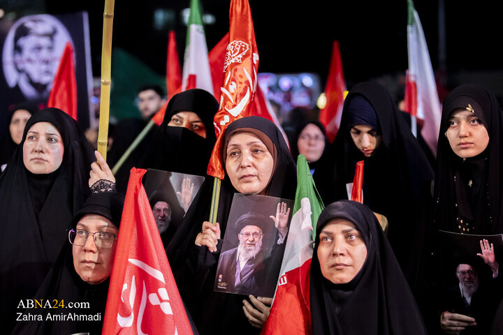 چشم انتظاری در میان سیل اشک