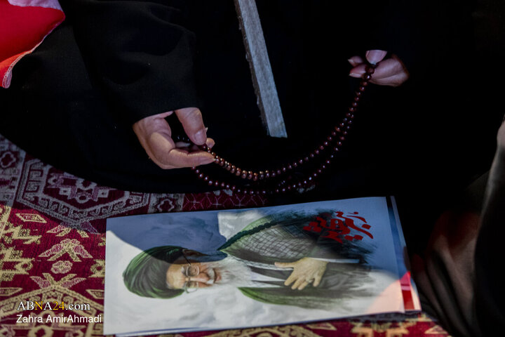 چشم انتظاری در میان سیل اشک