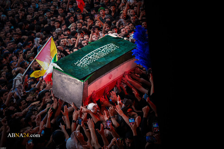 تشییع پیکر مطهر رهبر شهید انقلاب در کربلای معلی