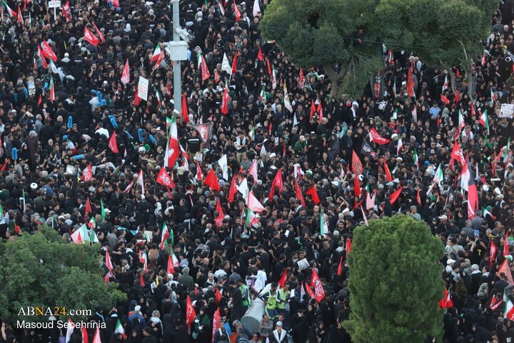 تشییع پیکر مطهر رهبر شهید انقلاب در مشهد مقدس