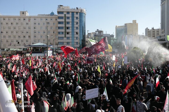 تشییع پیکر مطهر رهبر شهید انقلاب در مشهد مقدس