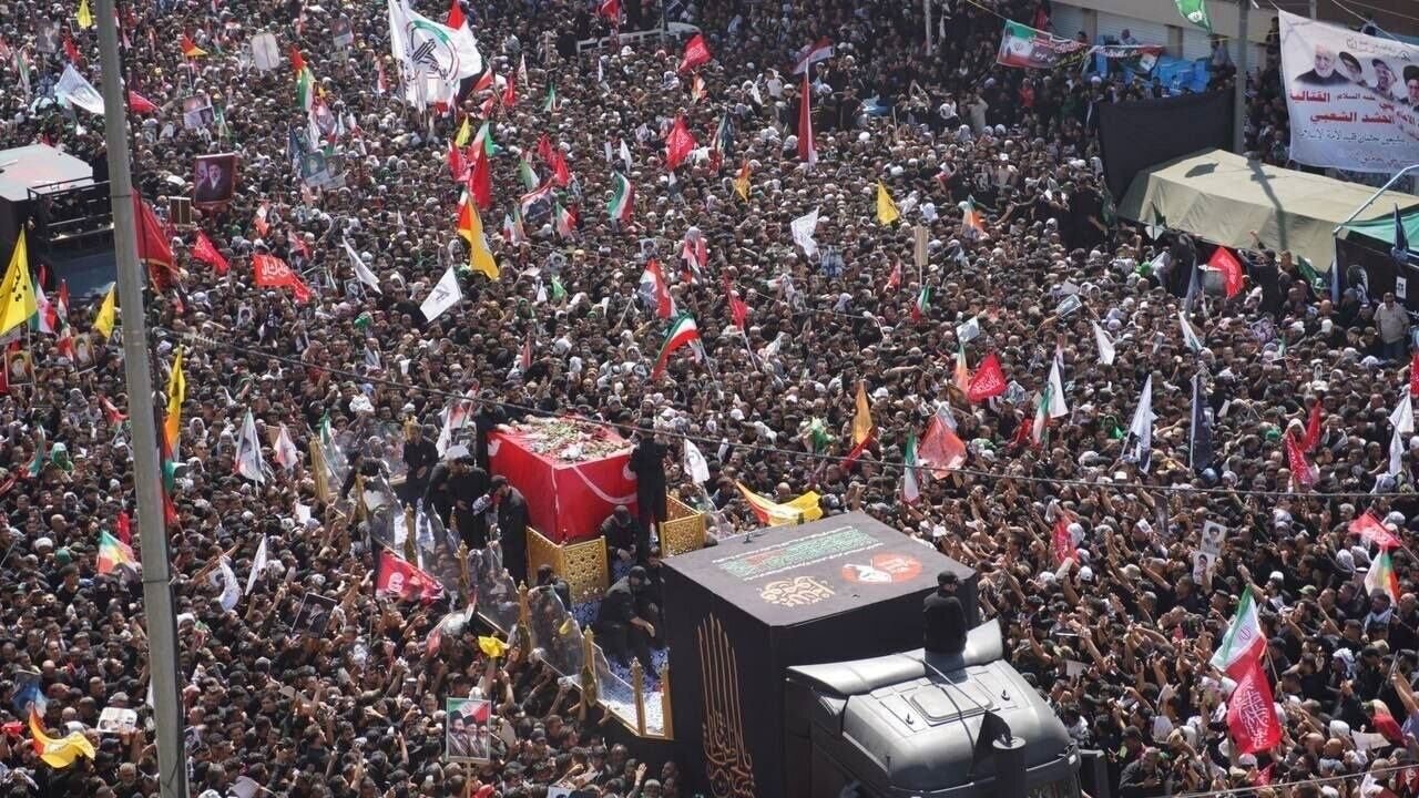 PMU: 3,8 milhões de pessoas em luto participaram do funeral do Líder Mártir da Revolução Islâmica em Najaf