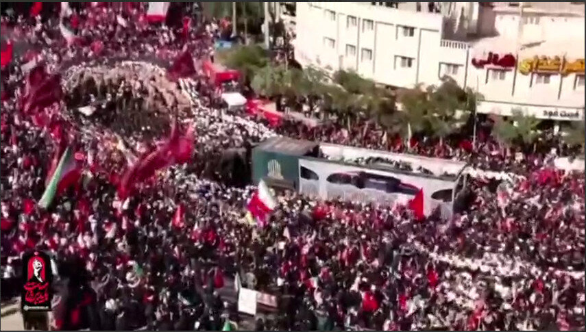 Video / Saatler Süren Bekleyişin Ardından Şehit Devrim Lideri’nin Pak Cenazesi Meşhed’de Teşyi Güzergâhına Girdi