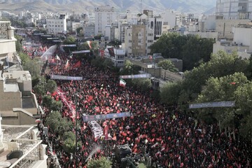نگاه از آسمان به امواج امت خامنه‌ای شهید