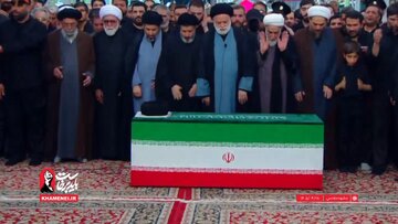 Vídeo | Ayatollah Mostafa Khamenei conduz a oração fúnebre pelo Líder Mártir no Santuário Razavi