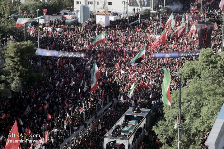 نگاه از آسمان به امواج امت خامنه‌ای شهيد/ امواج عزاداران خامنه‌ای شهيد در آستان امام رضا علیه‌السلام