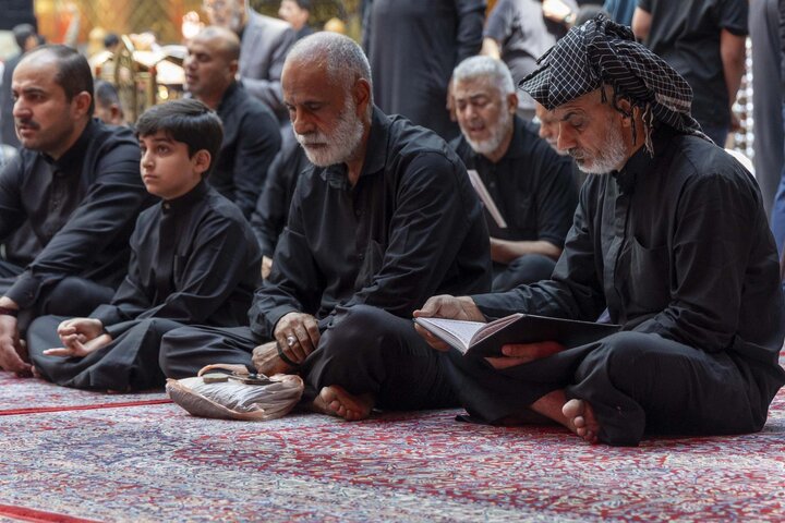 تقرير مصور/ قراءة دعاء الندبة في صحن مرقد أبي الفضل العباس (عليه السلام)