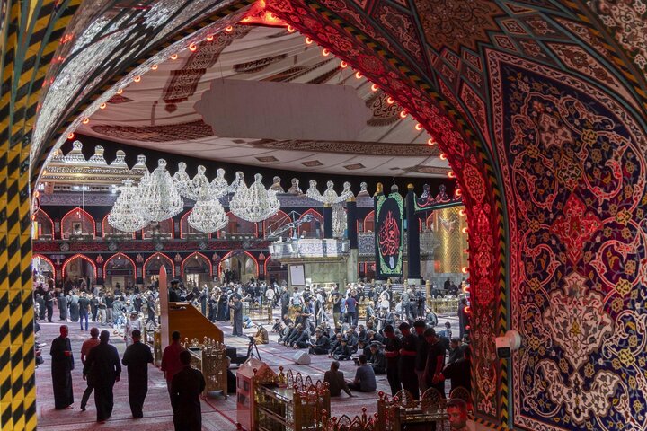 تقرير مصور/ قراءة دعاء الندبة في صحن مرقد أبي الفضل العباس (عليه السلام)