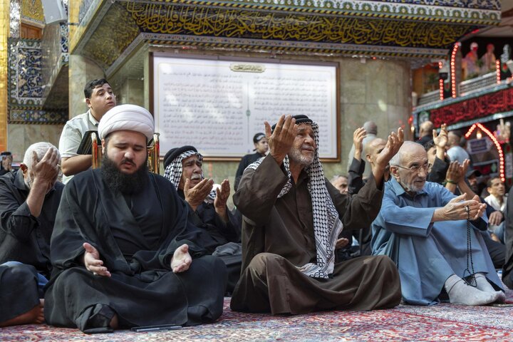 تقرير مصور/ إقامة مجلس في ذكرى استشهاد الإمام السجاد (عليه السلام) في العتبة العباسية المقدسة