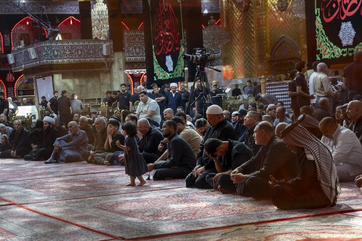 تقرير مصور/ إقامة مجلس في ذكرى استشهاد الإمام السجاد (عليه السلام) في العتبة العباسية المقدسة