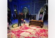 ثلاثة أيام متتالية..إقامة مجلس تأبين قائد الثورة الشهيد في حرم الإمام الرضا(ع)
