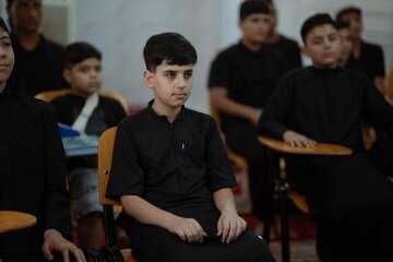 تقرير مصور/  تقديم دروس فقهية وثقافية ضمن مشروع (صغارنا قرّاء) في قضاء الهندية بكربلاء