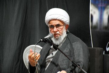 آية الله رمضاني: الأمة الإسلامية أثبتت أن الإمام الشهيد لم يكن لإيران وحدها