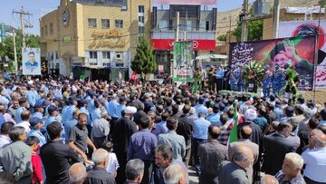 سپیدان میں امریکی فضائی حملے کے شہید علیرضا معینی کی نمازِ جنازہ و تدفین، عوام کی بڑی تعداد کی شرکت