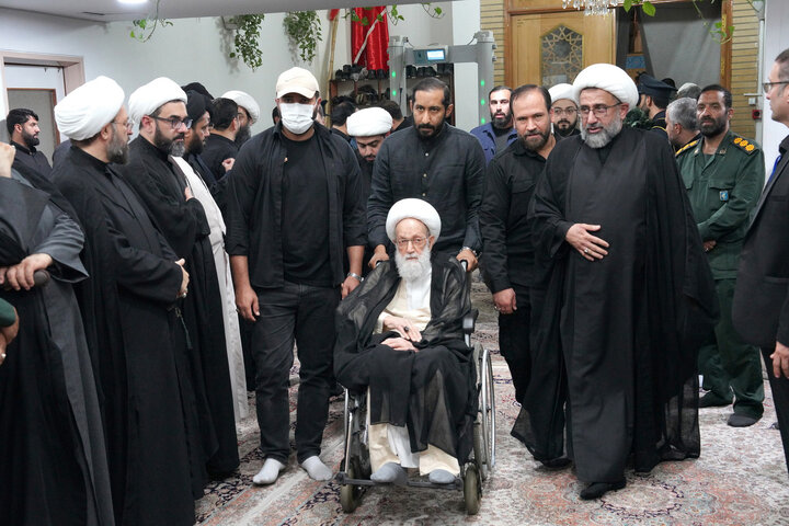 حضور گسترده علما در مراسم یادبود رهبر شهید انقلاب در قم