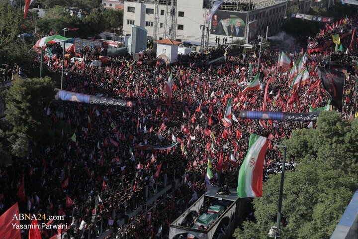 تقرير مصور/ مشهد من السماء..الجموع الغفيرة في تشييع الجثمان الطاهر للشهيد القائد الخامنئي بمدينة مشهد