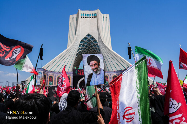 تشییع پیکر مطهر رهبر شهید انقلاب در تهران