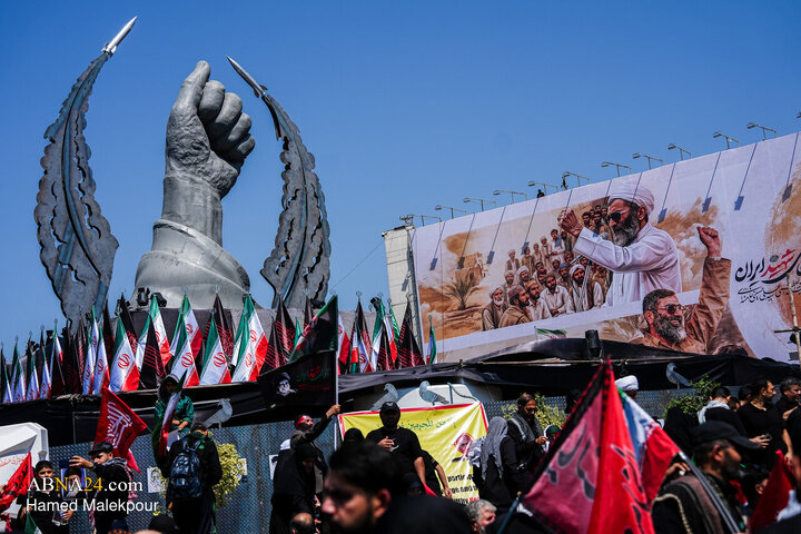 تشییع پیکر مطهر رهبر شهید انقلاب در تهران