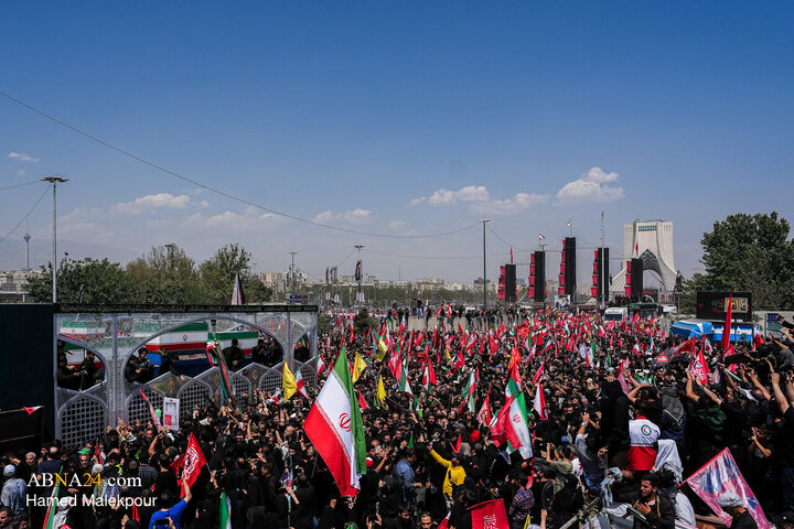تشییع پیکر مطهر رهبر شهید انقلاب در تهران