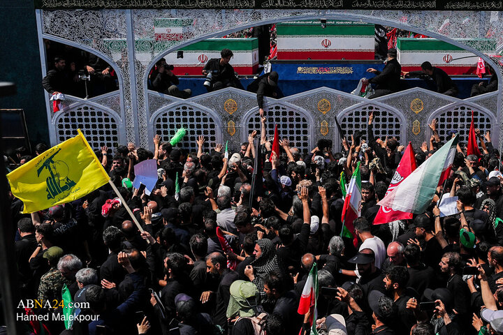 تشییع پیکر مطهر رهبر شهید انقلاب در تهران
