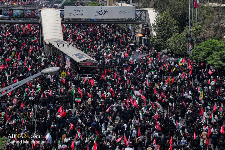 تشییع پیکر مطهر رهبر شهید انقلاب در تهران