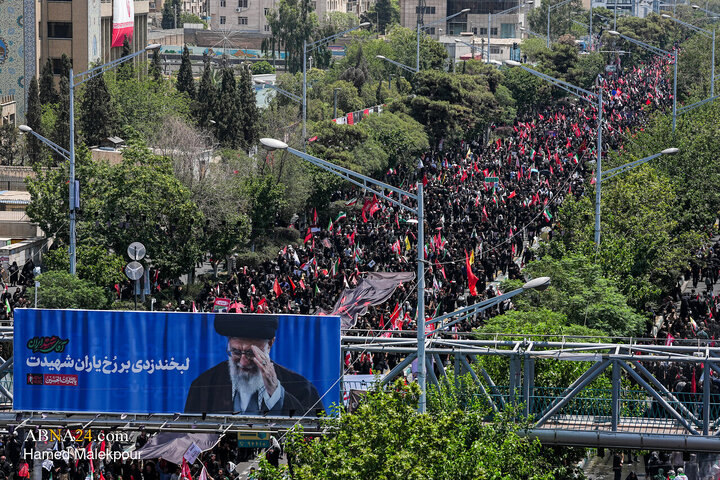 تشییع پیکر مطهر رهبر شهید انقلاب در تهران