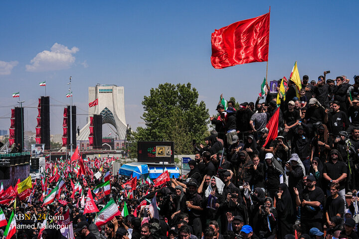 تشییع پیکر مطهر رهبر شهید انقلاب در تهران