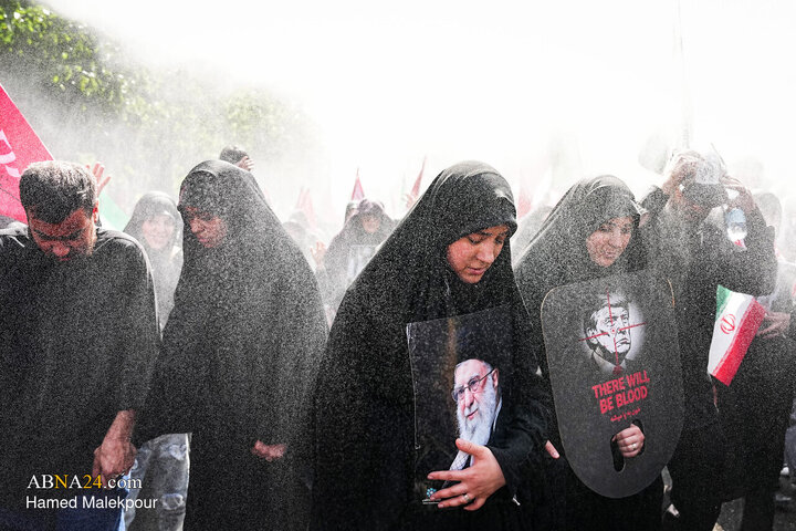 تشییع پیکر مطهر رهبر شهید انقلاب در تهران