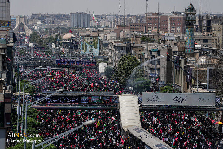 تشییع پیکر مطهر رهبر شهید انقلاب در تهران
