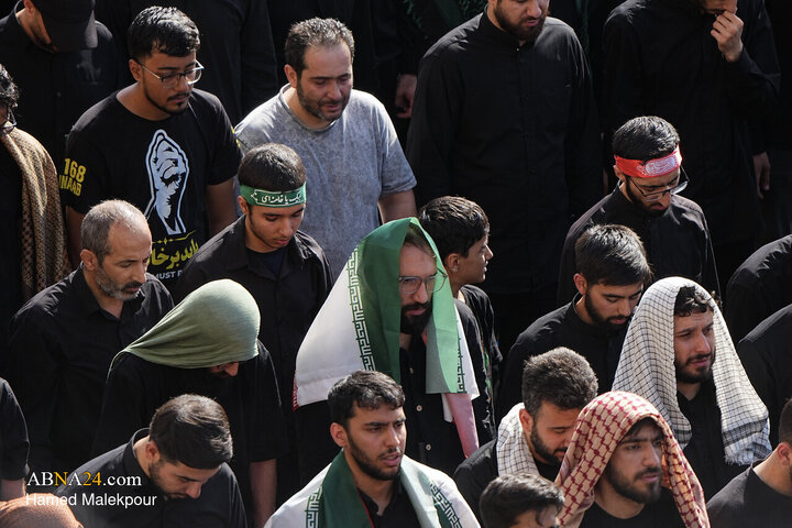 اقامه نماز بر پیکر رهبر شهید انقلاب در مصلی تهران