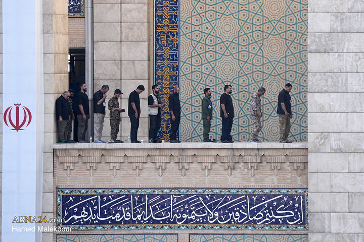 اقامه نماز بر پیکر رهبر شهید انقلاب در مصلی تهران
